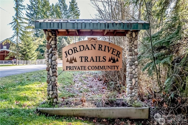 view of community / neighborhood sign