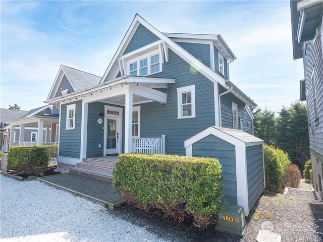 view of front of property featuring a porch