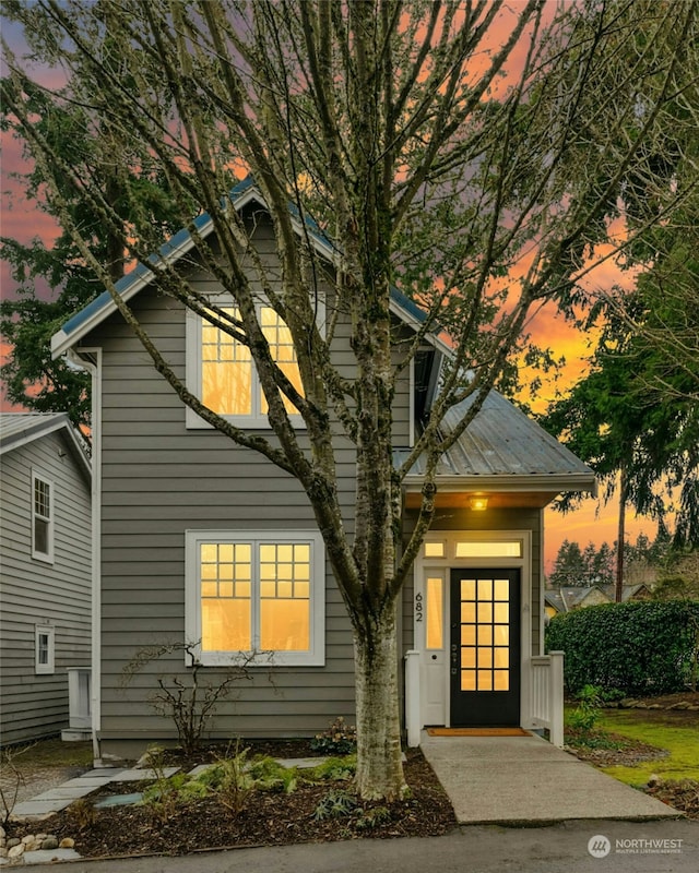 view of front of property