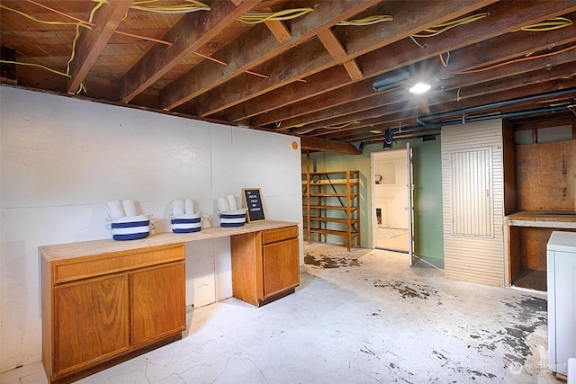 basement featuring washer / dryer