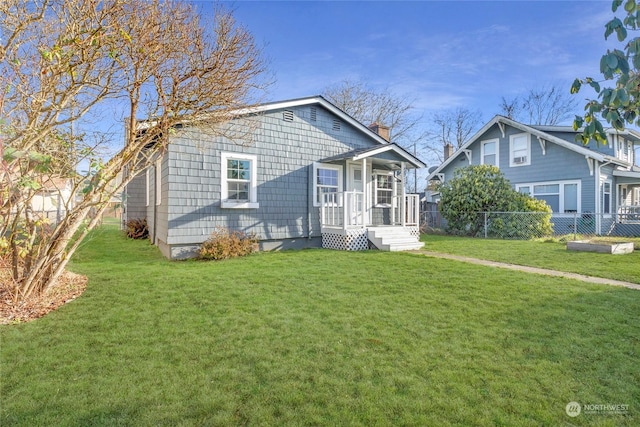 view of front of property with a front yard