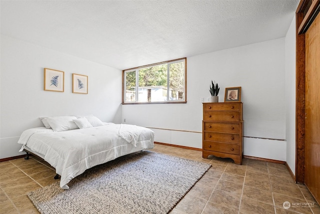 22214 Zenker Valley Rd SW, Centralia, WA 98531 - bedroom featuring a textured ceiling