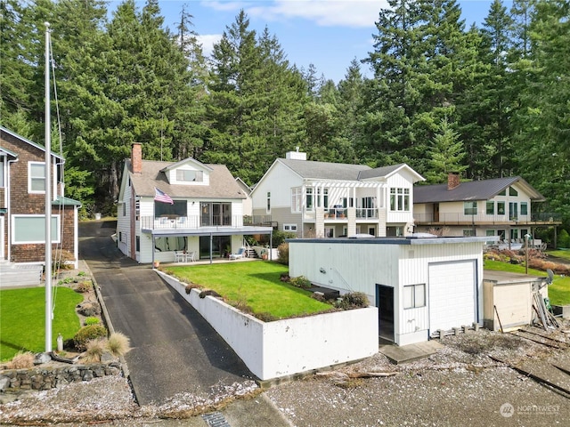 view of front of house featuring a front yard