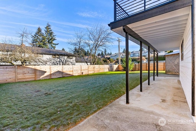 view of yard featuring a patio