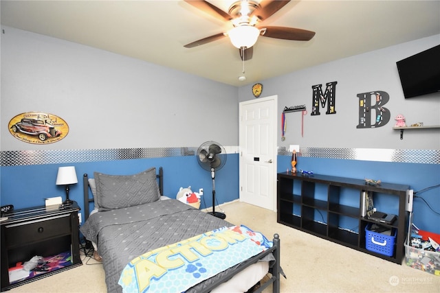 bedroom with ceiling fan