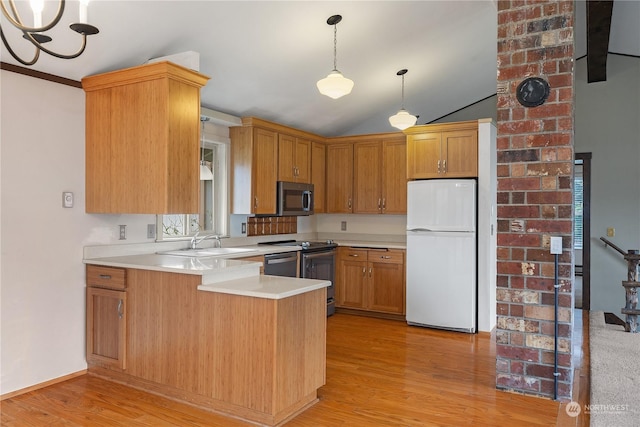 kitchen with sink, white refrigerator, light hardwood / wood-style floors, kitchen peninsula, and electric stove