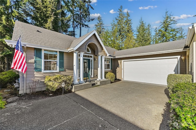 view of front facade featuring a garage