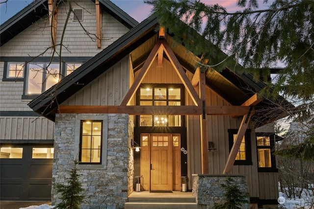 view of front facade featuring a garage