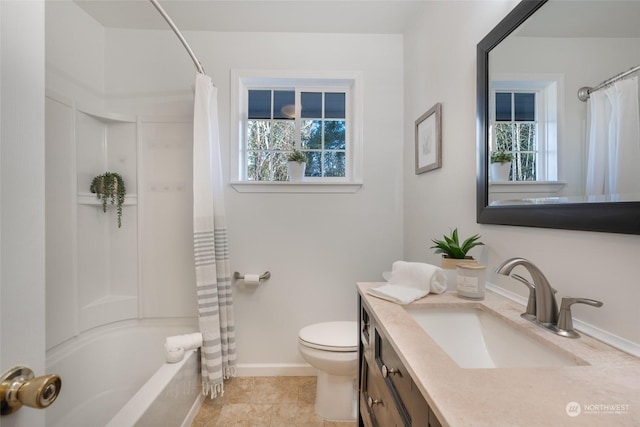 full bathroom featuring vanity, plenty of natural light, toilet, and shower / bathtub combination with curtain