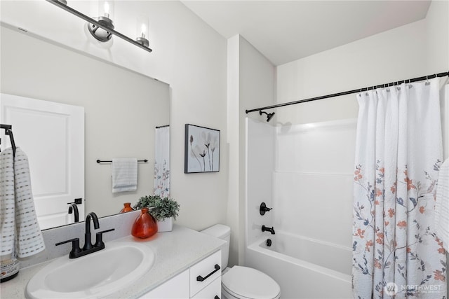 6612 6th St E, Tacoma, WA 98424 - full bathroom featuring vanity, toilet, and shower / tub combo