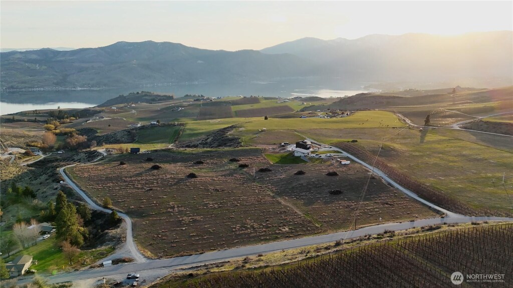 29 Nora Ln, Chelan, WA 98816