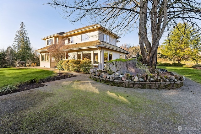 view of front of house with a front yard