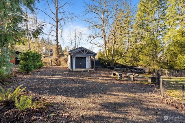 view of yard with a shed