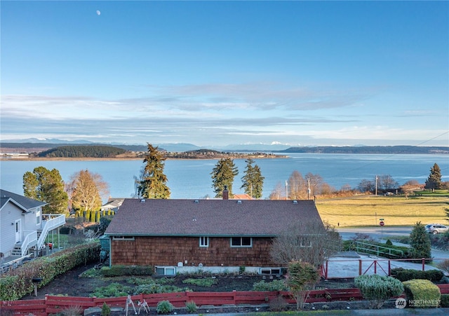 water view featuring a mountain view