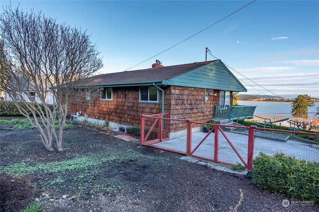 550 SW Waterloo Ave, Oak Harbor, WA 98277 - exterior space with a water view