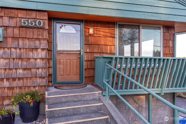 550 SW Waterloo Ave, Oak Harbor, WA 98277 - view of doorway to property