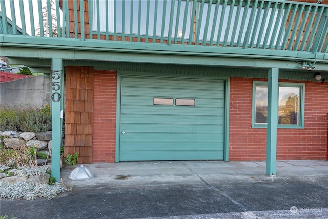 550 SW Waterloo Ave, Oak Harbor, WA 98277 - view of garage
