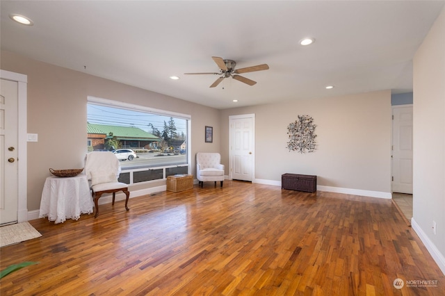 2804 M Ave, Anacortes, WA 98221 - living area with ceiling fan and hardwood / wood-style floors