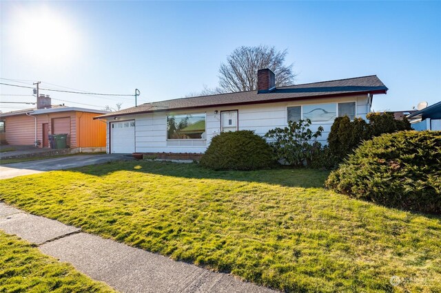 2804 M Ave, Anacortes, WA 98221 - ranch-style house featuring a garage and a front yard