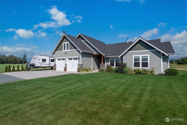 craftsman-style home featuring a front lawn