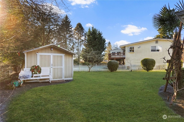 view of yard with a storage shed