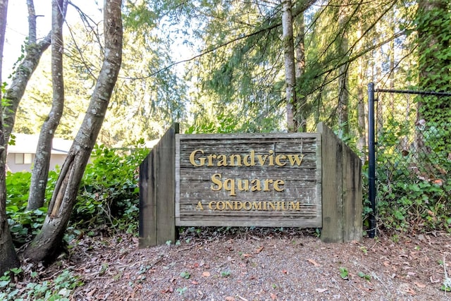 view of community / neighborhood sign