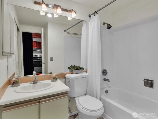 211 Summit Ave E Unit N308, Seattle, WA 98102 - bathroom featuring shower / tub combo and vanity