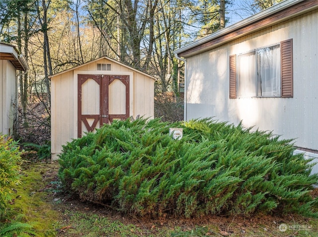 view of outbuilding