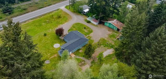 aerial view of property and surrounding area