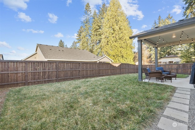 view of yard featuring a patio area