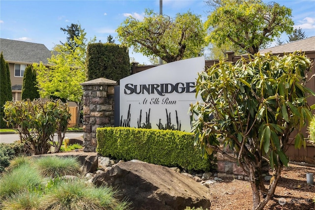 view of community / neighborhood sign