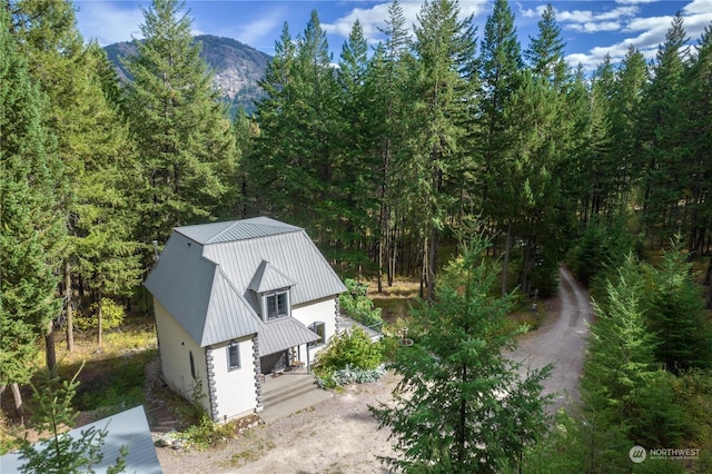 bird's eye view with a mountain view