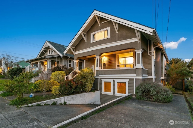 view of front of property featuring a porch