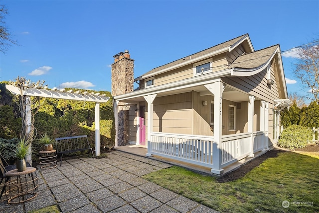 view of front facade featuring a porch