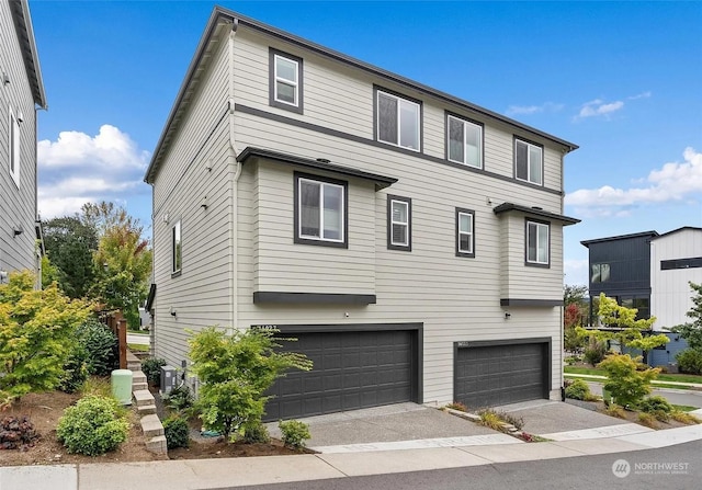 view of front facade featuring a garage