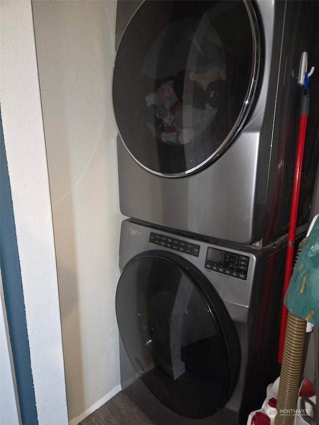 112 Haynes, Packwood, WA 98361 - laundry area featuring stacked washer and dryer and laundry area
