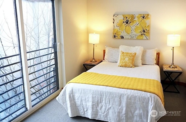 view of carpeted bedroom