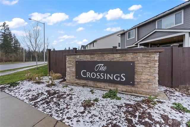 view of community / neighborhood sign