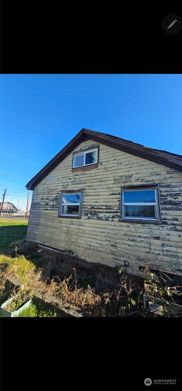 view of home's exterior