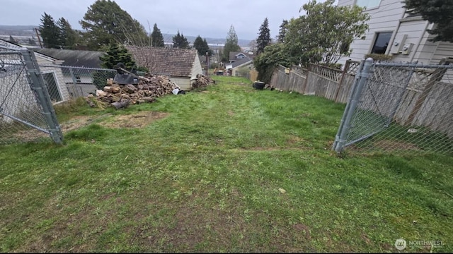 917 Rice St, Aberdeen, WA 98520 - view of yard with fence