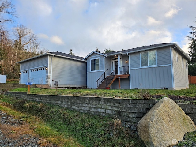 view of front of house featuring a garage