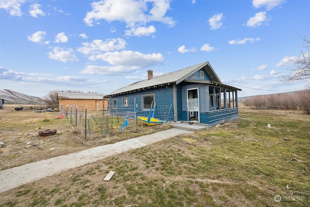 view of front of property