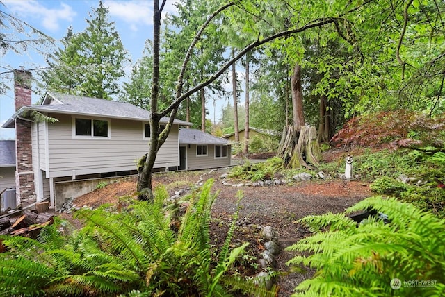 view of yard featuring cooling unit