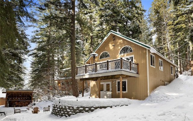 view of front of home featuring a deck