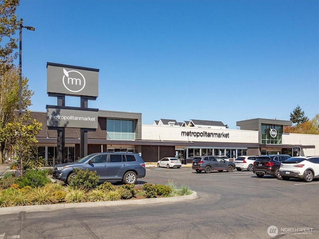 1325 NW 85th St, Seattle, WA 98117 - view of building exterior featuring uncovered parking
