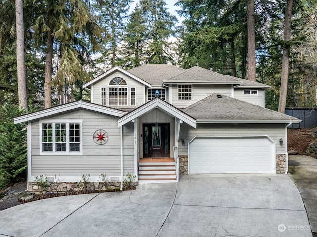 view of front property featuring a garage