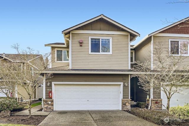 view of front of property featuring a garage