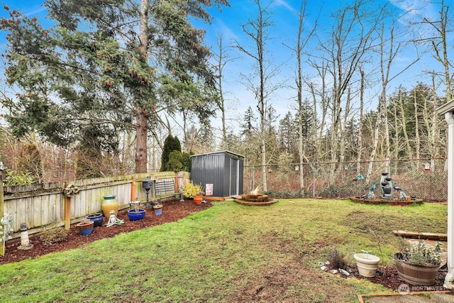 view of yard with a shed