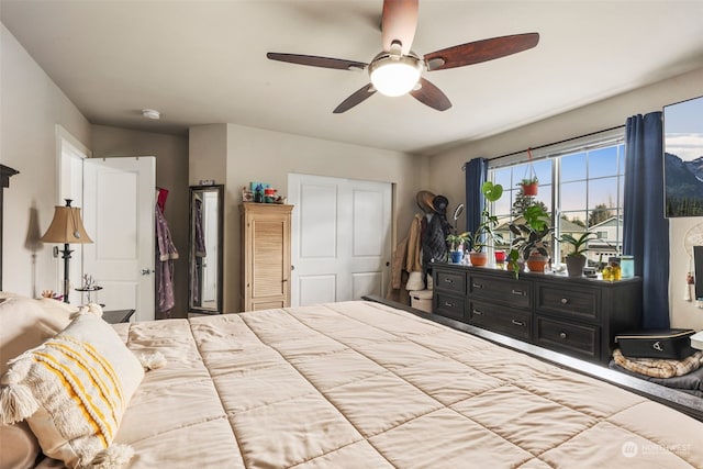 bedroom featuring ceiling fan