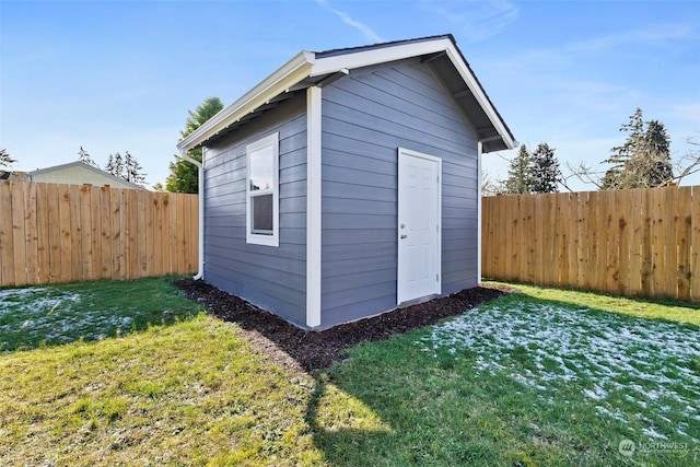 view of outdoor structure with a yard